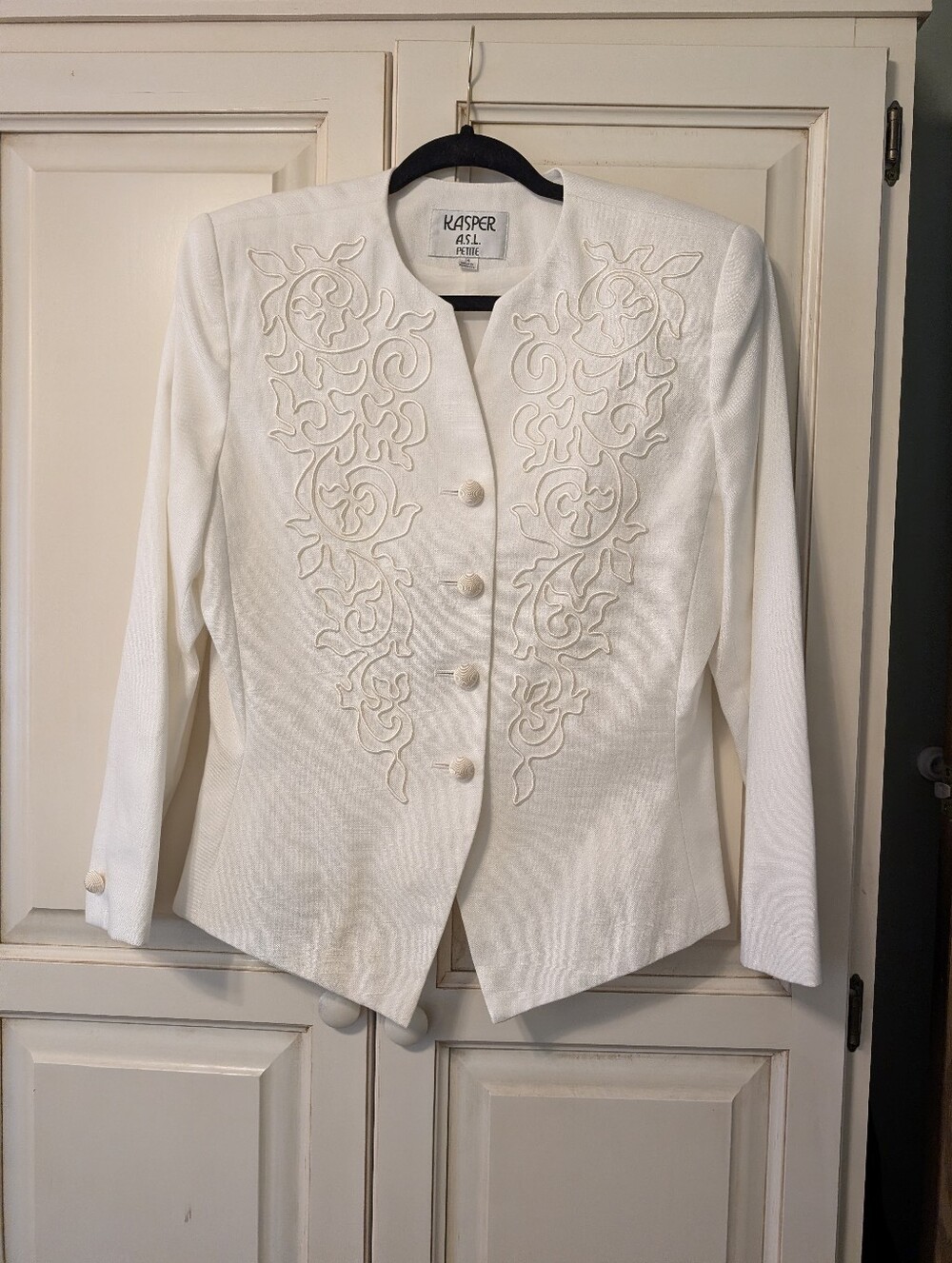 Kasper Women's Ivory Embroidered Button Jacket NWT